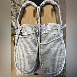 Hey Dude women’s 10 Wendy stretch cloud - new in box